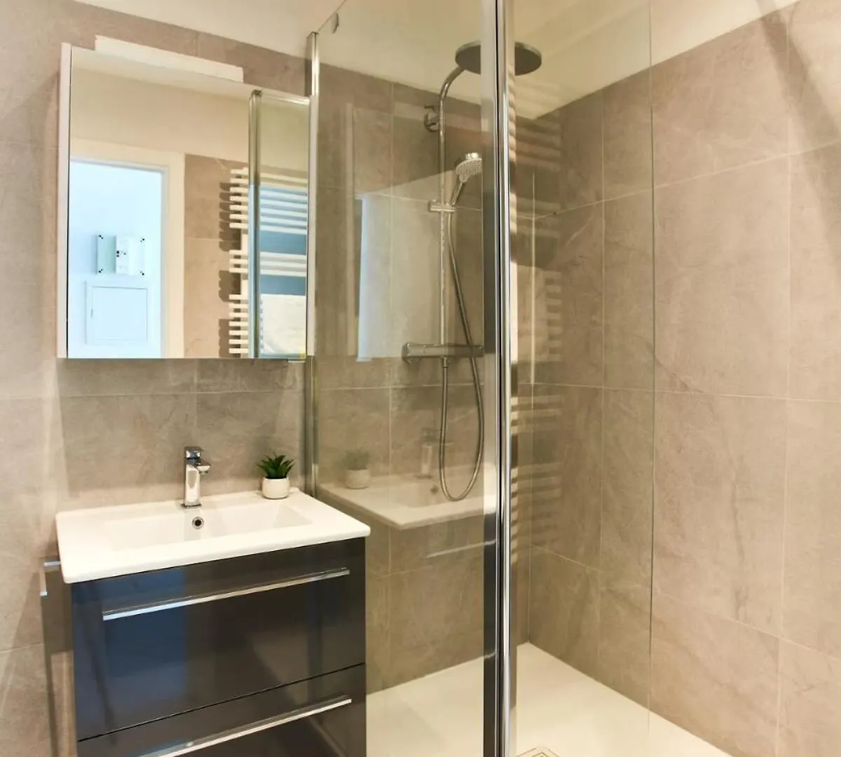 شقة Parc Monceau & Courcelles - Cityapartmentstay باريس